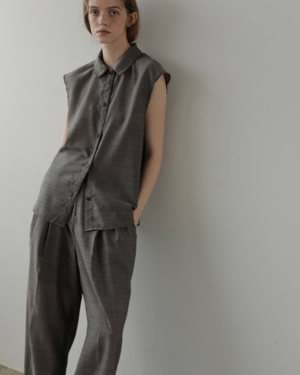 Woolchambray Sleeveless Shirts Woolchambray Sleeveless Shirts,ウールシャンブレー スリーブレス シャツ,62710405,トップス,シャツ,SH,ブラウス,ノースリ,ノースリーブ,ウール,ànuke,アンヌーク,lifes,ライフズ,27ss