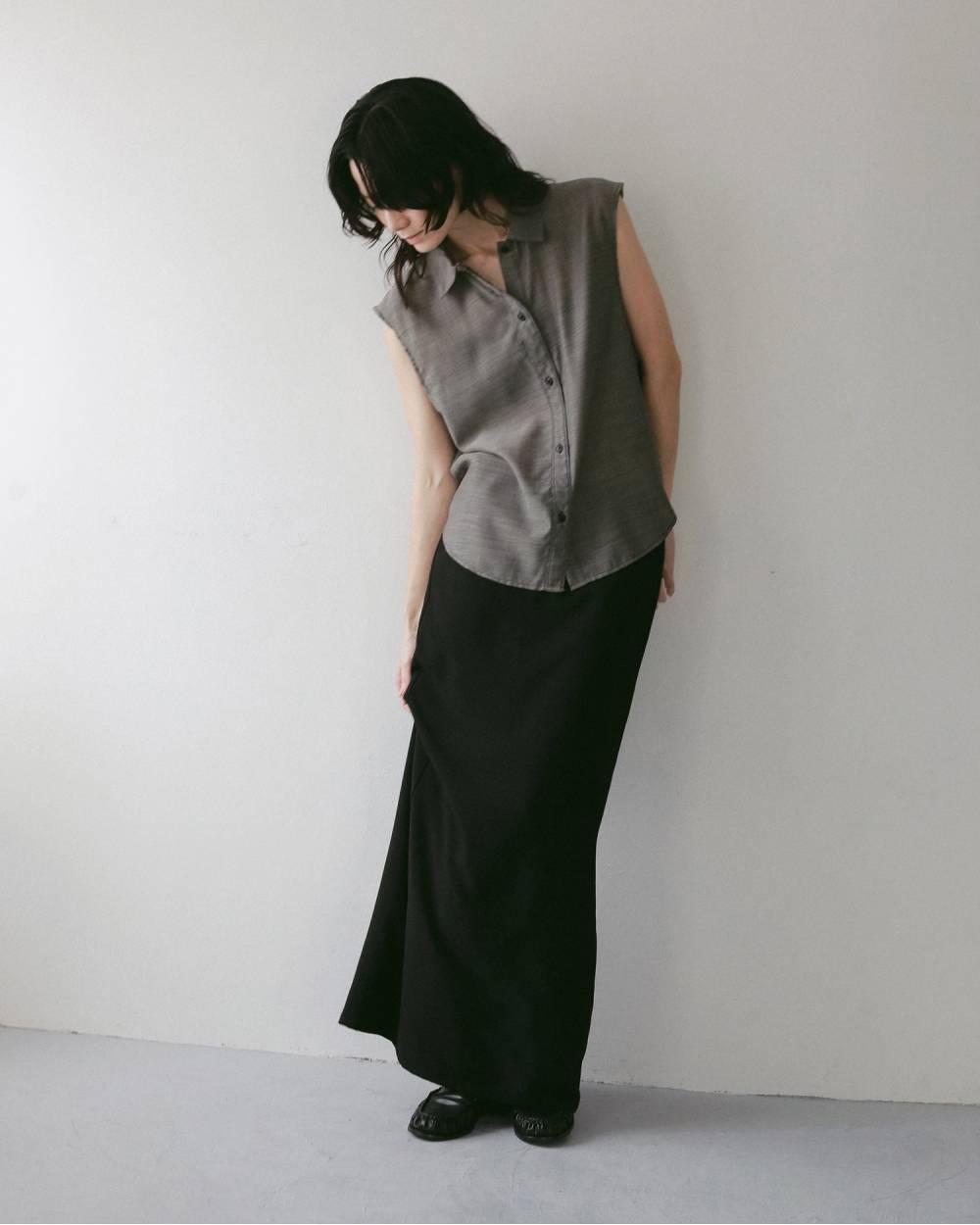 Woolchambray Sleeveless Shirts Woolchambray Sleeveless Shirts,ウールシャンブレー スリーブレス シャツ,62710405,トップス,シャツ,SH,ブラウス,ノースリ,ノースリーブ,ウール,ànuke,アンヌーク,lifes,ライフズ,27ss
