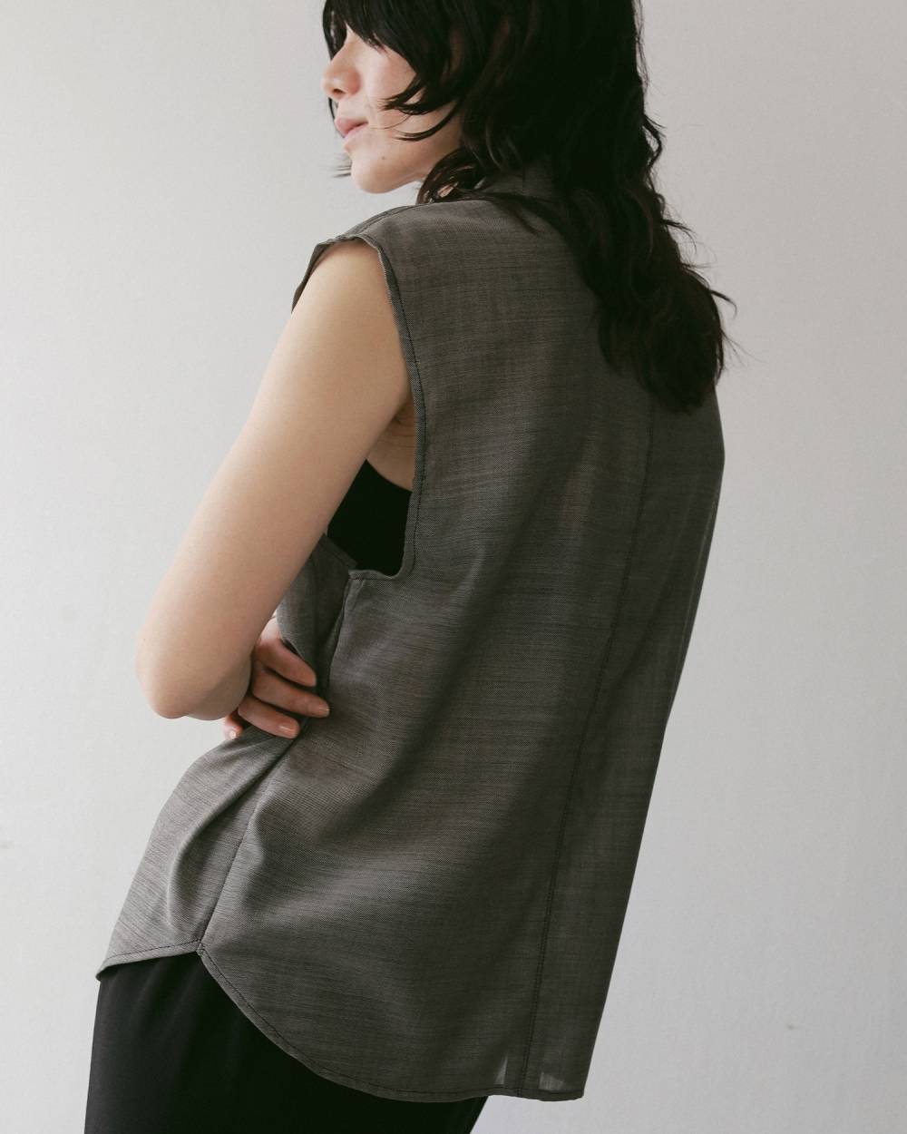 Woolchambray Sleeveless Shirts Woolchambray Sleeveless Shirts,ウールシャンブレー スリーブレス シャツ,62710405,トップス,シャツ,SH,ブラウス,ノースリ,ノースリーブ,ウール,ànuke,アンヌーク,lifes,ライフズ,27ss