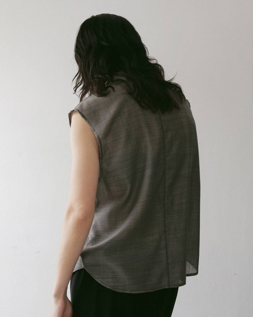 Woolchambray Sleeveless Shirts Woolchambray Sleeveless Shirts,ウールシャンブレー スリーブレス シャツ,62710405,トップス,シャツ,SH,ブラウス,ノースリ,ノースリーブ,ウール,ànuke,アンヌーク,lifes,ライフズ,27ss