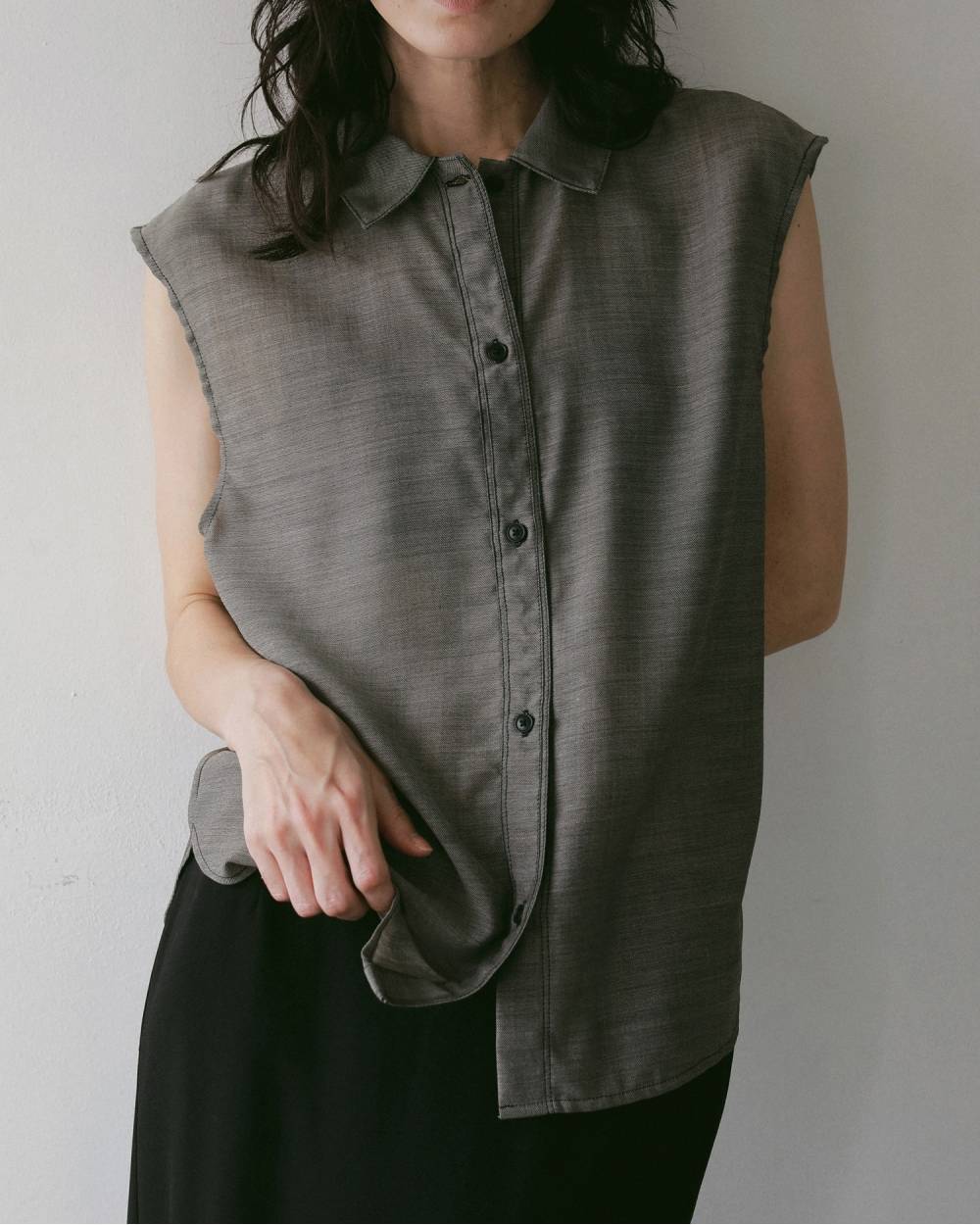 Woolchambray Sleeveless Shirts Woolchambray Sleeveless Shirts,ウールシャンブレー スリーブレス シャツ,62710405,トップス,シャツ,SH,ブラウス,ノースリ,ノースリーブ,ウール,ànuke,アンヌーク,lifes,ライフズ,27ss
