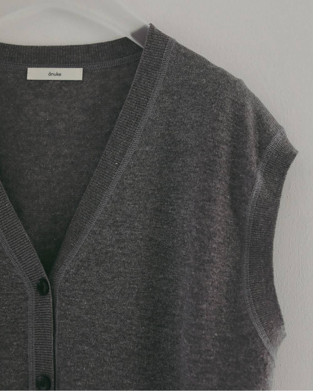 Vneck Botton Vest Vneck Botton Vest,Vネック ボタン ベスト,62710521,ベスト,ニットベスト,トップス,ànuke,アンヌーク,lifes,ライフズ,27ss
