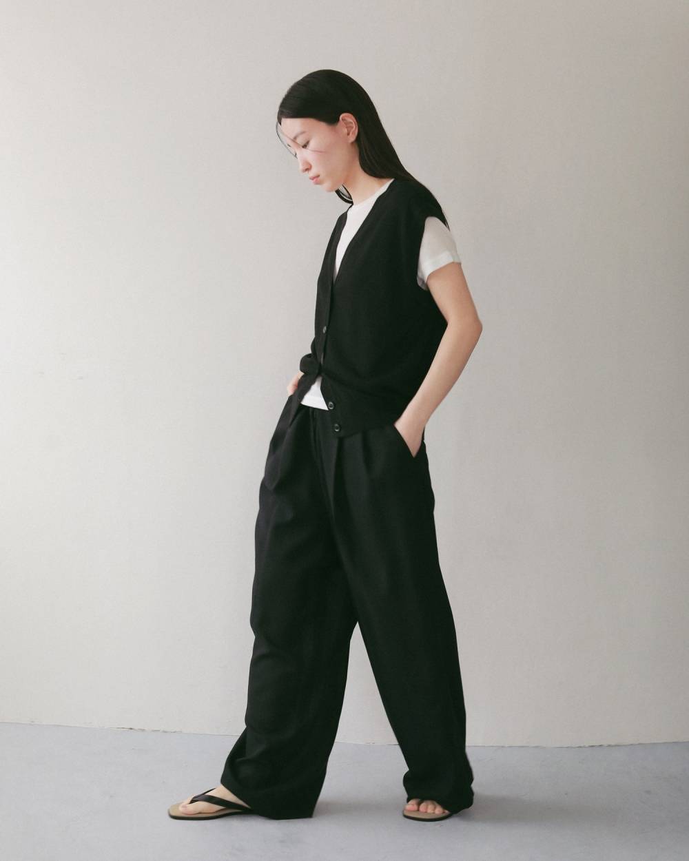 Vneck Botton Vest Vneck Botton Vest,Vネック ボタン ベスト,62710521,ベスト,ニットベスト,トップス,ànuke,アンヌーク,lifes,ライフズ,27ss