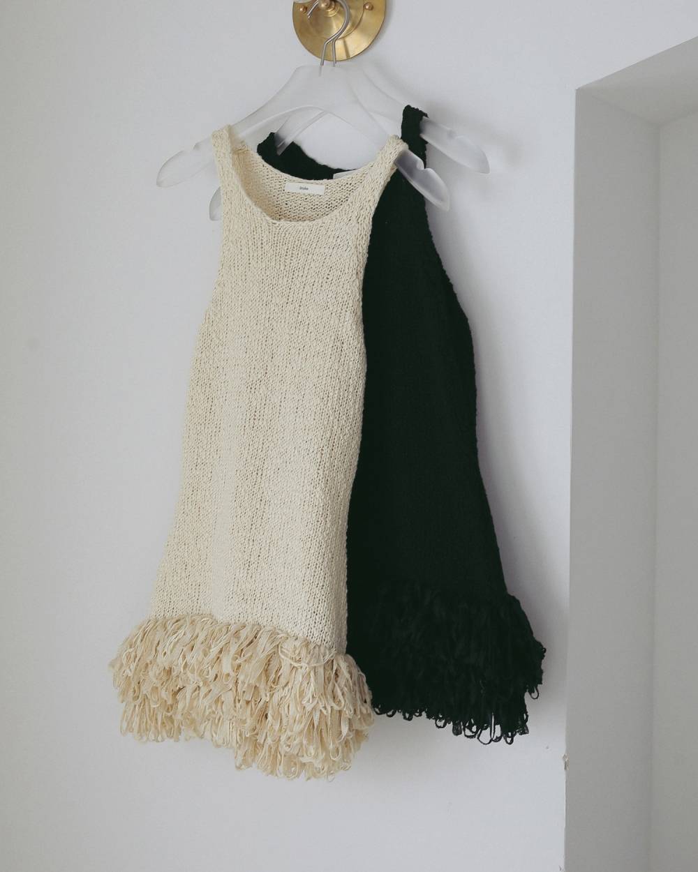 Americansleeve Fringe Tops Americansleeve Fringe Tops,アメリカンスリーブ フリンジ トップス,62710526,トップス,ニット,ニットトップス,ノースリーブ,ノースリ,タンク,タンクトップ,ànuke,アンヌーク,lifes,ライフズ,27ss