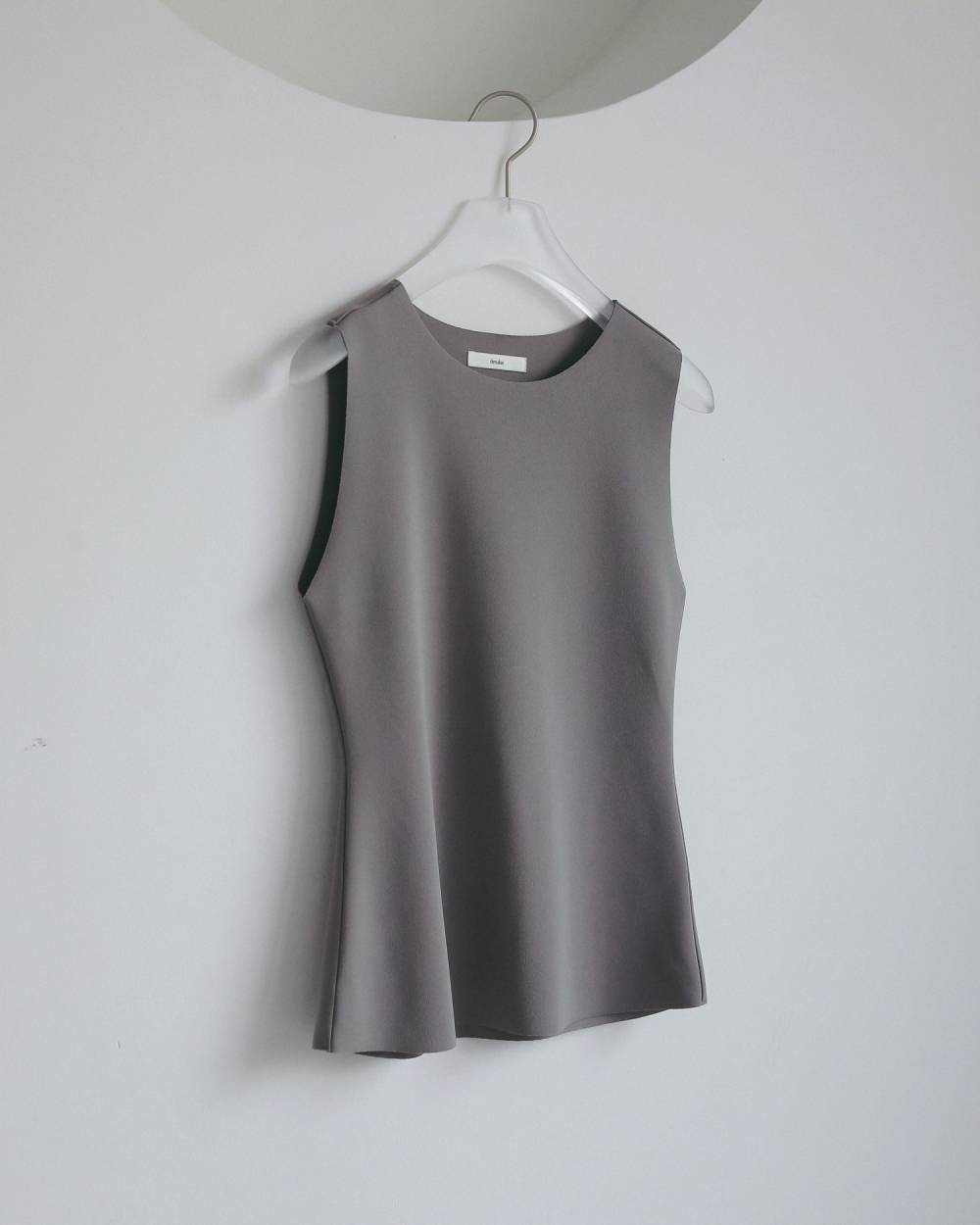Sleeveless Georgette Tanktop Sleeveless Georgette Tanktop,スリーブレス ジョーゼット タンクトップ,62710621,トップス,タンクトップ,タンク,ノースリーブ,ノースリ,ànuke,アンヌーク,lifes,ライフズ,27ss