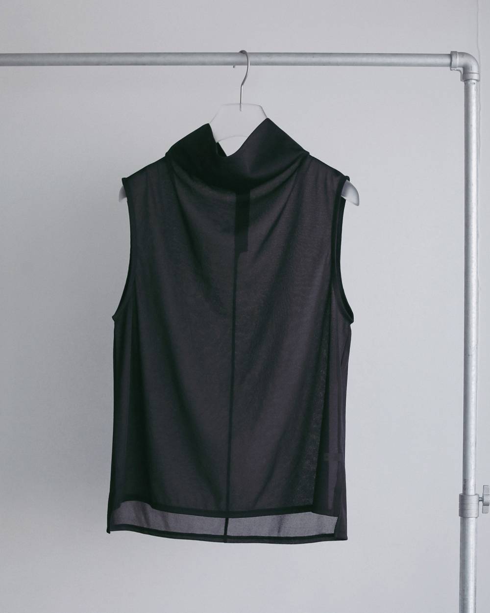 Sleeveless Chiffon Tops Sleeveless Chiffon Tops,スリーブレス シフォン トップス,62710624,トップス,ノースリーブ,シフォントップス,ハイネック,ànuke,アンヌーク,lifes,ライフズ,27ss