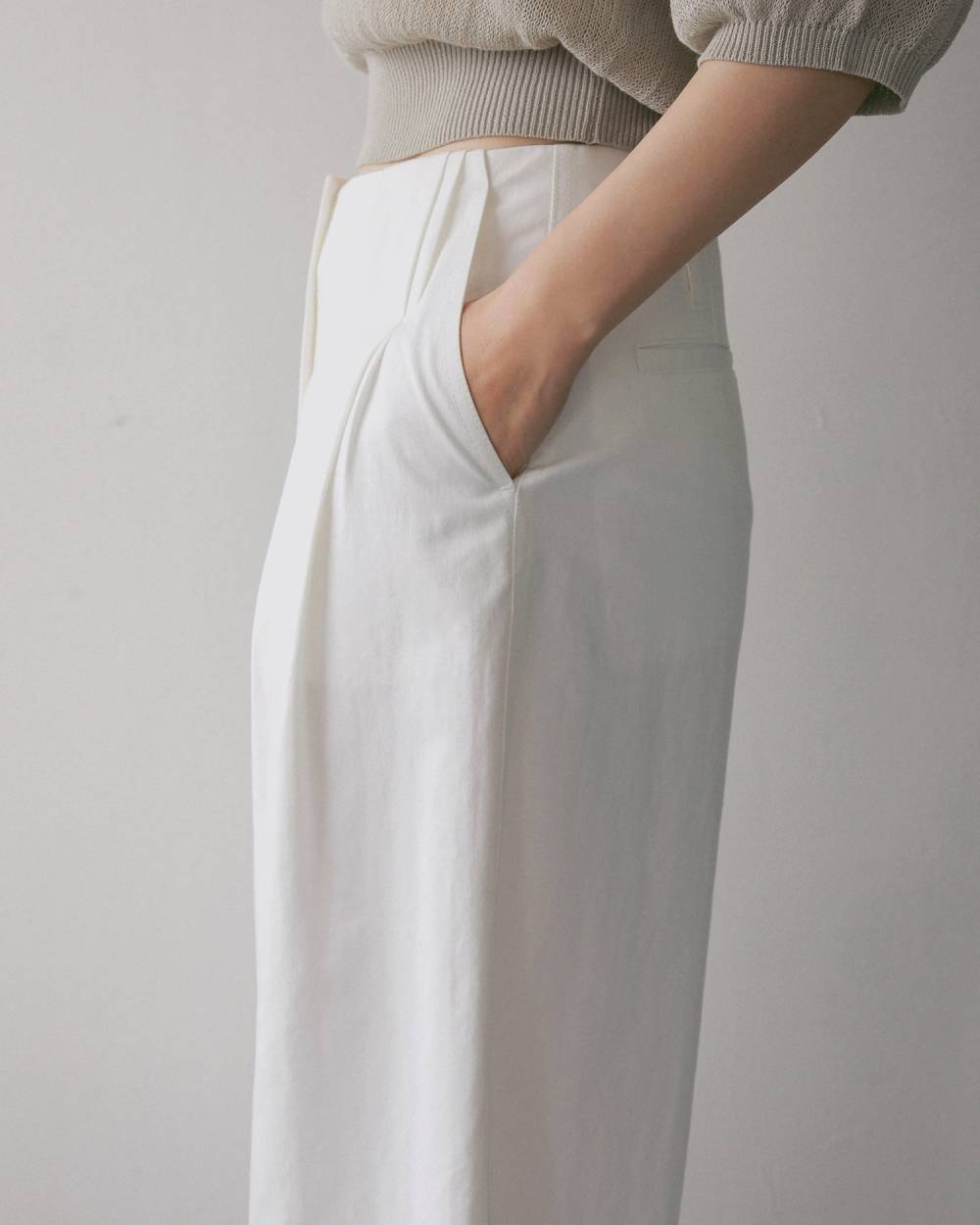 Tuck Bermuda Pants Tuck Bermuda Pants,タック バミューダ パンツ,62710705,ボトム,パンツ,バミューダパンツ,ànuke,アンヌーク,lifes,ライフズ,27ss