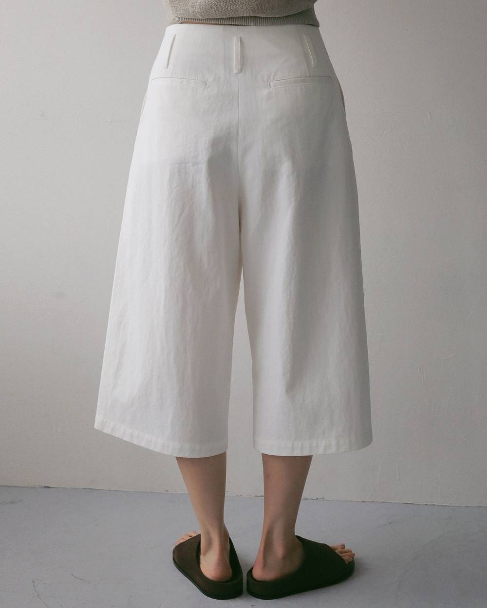Tuck Bermuda Pants Tuck Bermuda Pants,タック バミューダ パンツ,62710705,ボトム,パンツ,バミューダパンツ,ànuke,アンヌーク,lifes,ライフズ,27ss