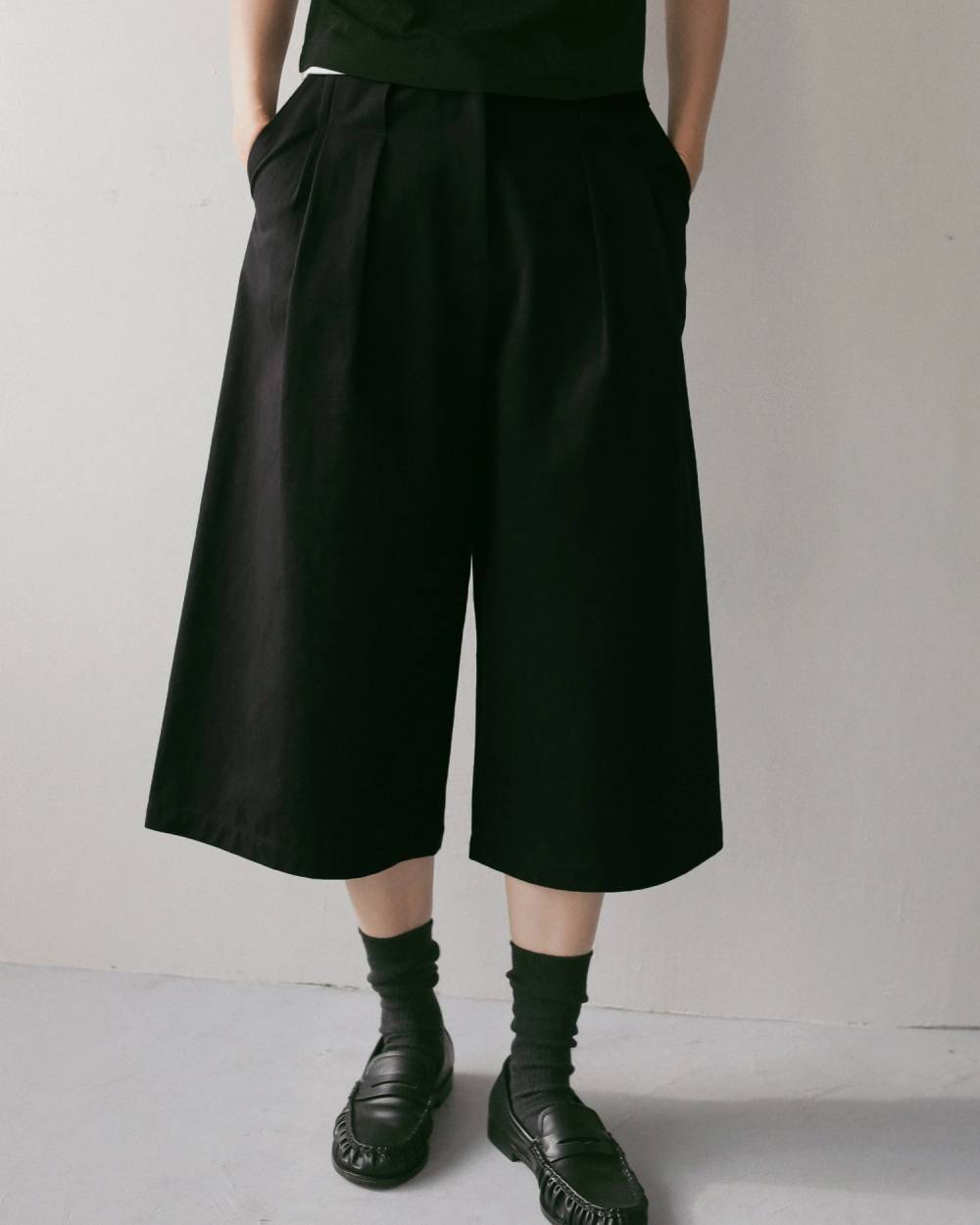 Tuck Bermuda Pants Tuck Bermuda Pants,タック バミューダ パンツ,62710705,ボトム,パンツ,バミューダパンツ,ànuke,アンヌーク,lifes,ライフズ,27ss