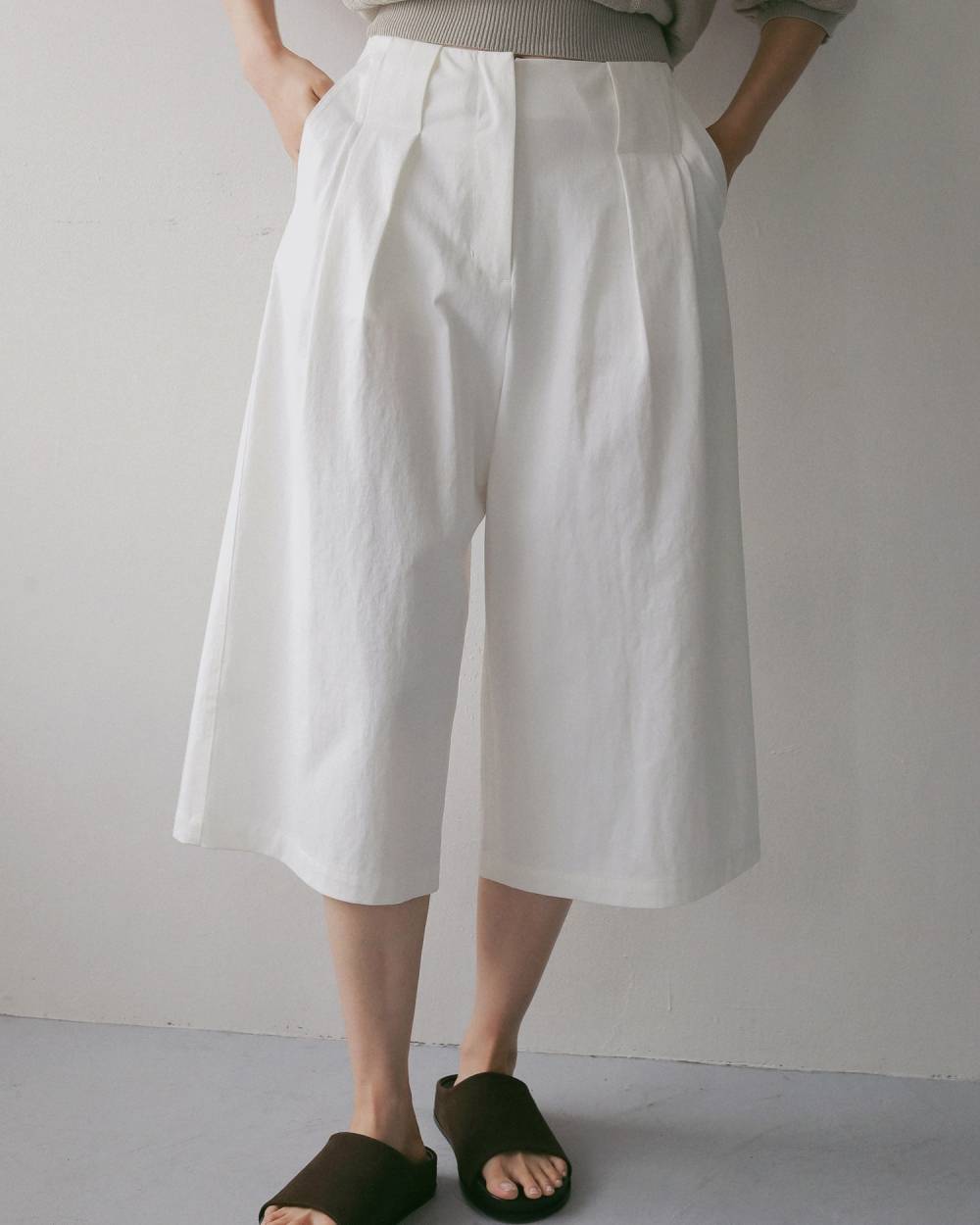 Tuck Bermuda Pants Tuck Bermuda Pants,タック バミューダ パンツ,62710705,ボトム,パンツ,バミューダパンツ,ànuke,アンヌーク,lifes,ライフズ,27ss