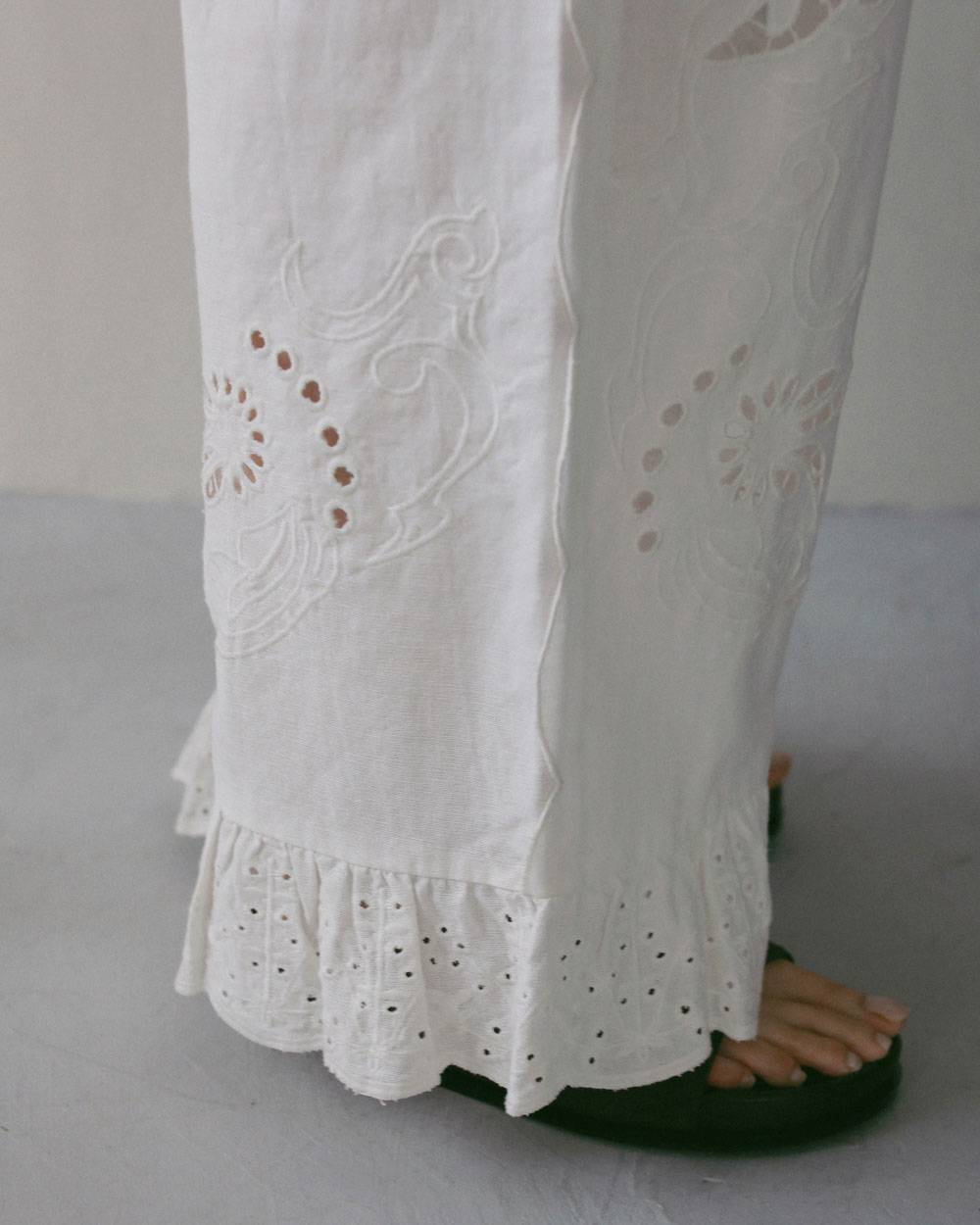 Cutwork Lace Pants Cutwork Lace Pants,カットワーク レース パンツ,62710707,ボトム,パンツ,インド製,レース,刺繍,ワイドパンツ,ànuke,アンヌーク,lifes,ライフズ,27ss