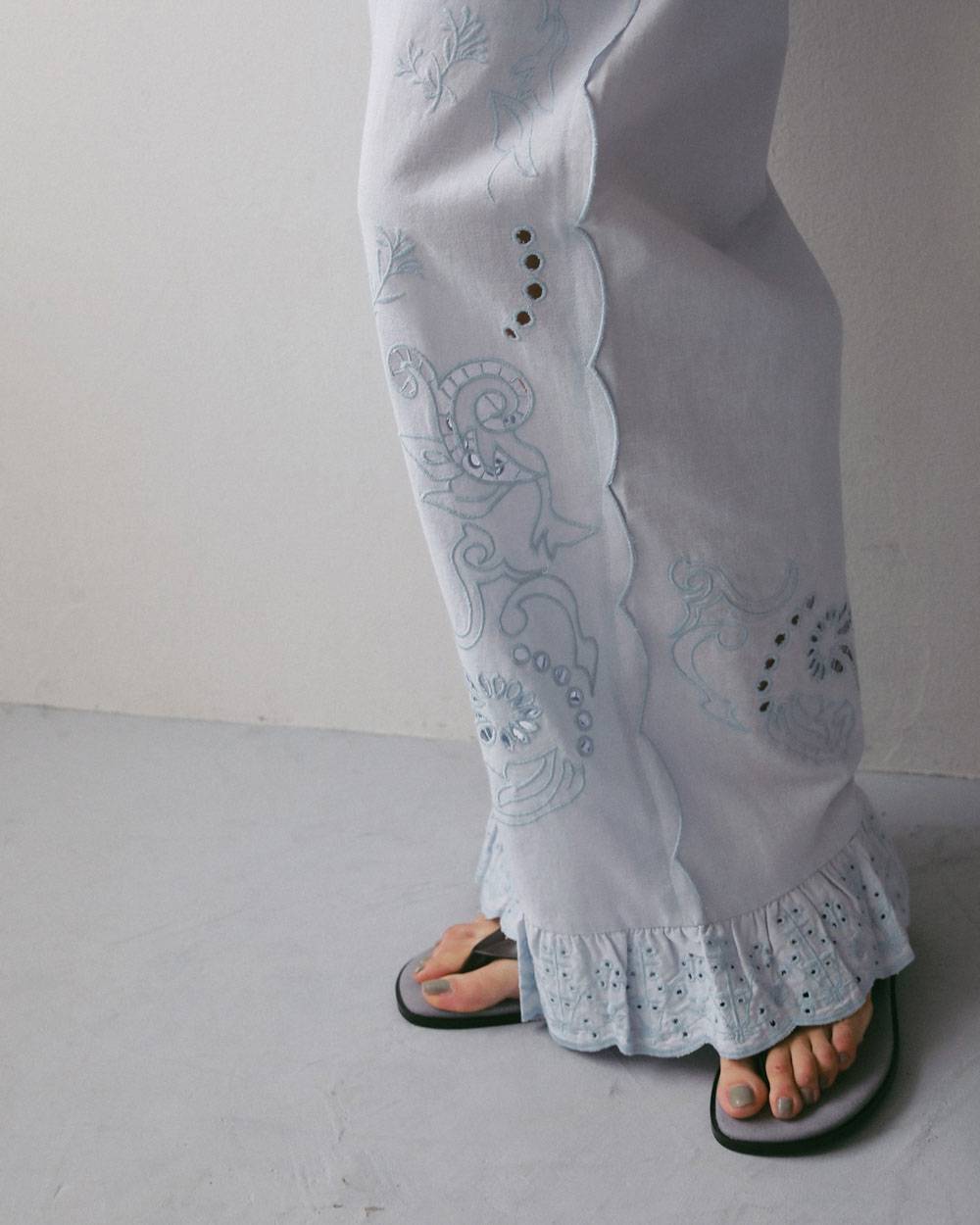 Cutwork Lace Pants Cutwork Lace Pants,カットワーク レース パンツ,62710707,ボトム,パンツ,インド製,レース,刺繍,ワイドパンツ,ànuke,アンヌーク,lifes,ライフズ,27ss