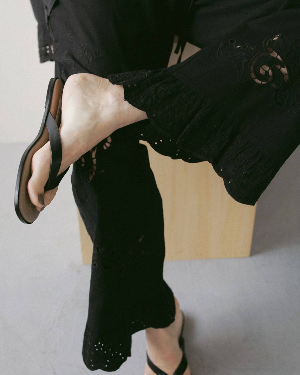 Cutwork Lace Pants Cutwork Lace Pants,カットワーク レース パンツ,62710707,ボトム,パンツ,インド製,レース,刺繍,ワイドパンツ,ànuke,アンヌーク,lifes,ライフズ,27ss