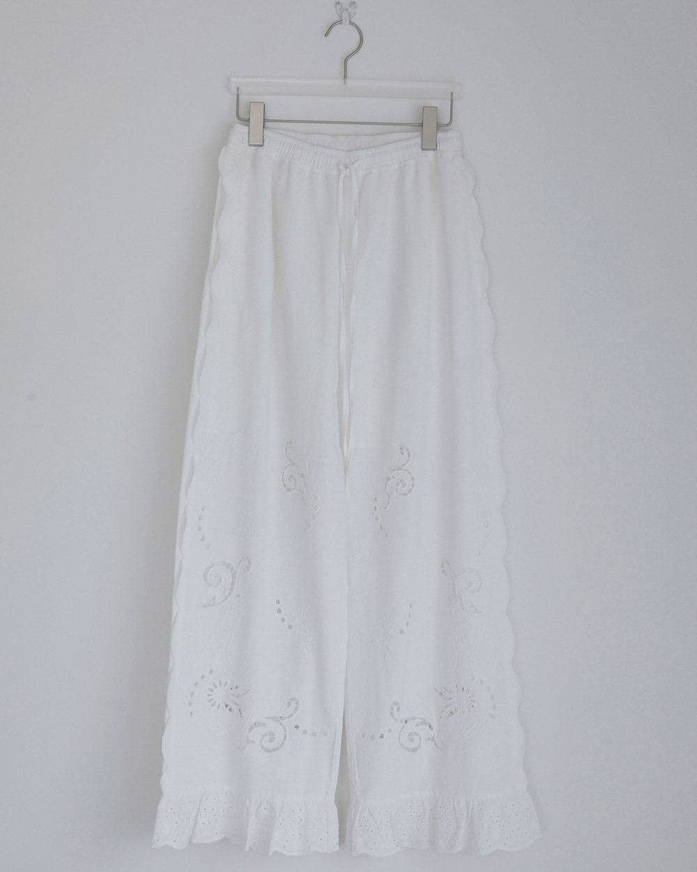 Cutwork Lace Pants Cutwork Lace Pants,カットワーク レース パンツ,62710707,ボトム,パンツ,インド製,レース,刺繍,ワイドパンツ,ànuke,アンヌーク,lifes,ライフズ,27ss