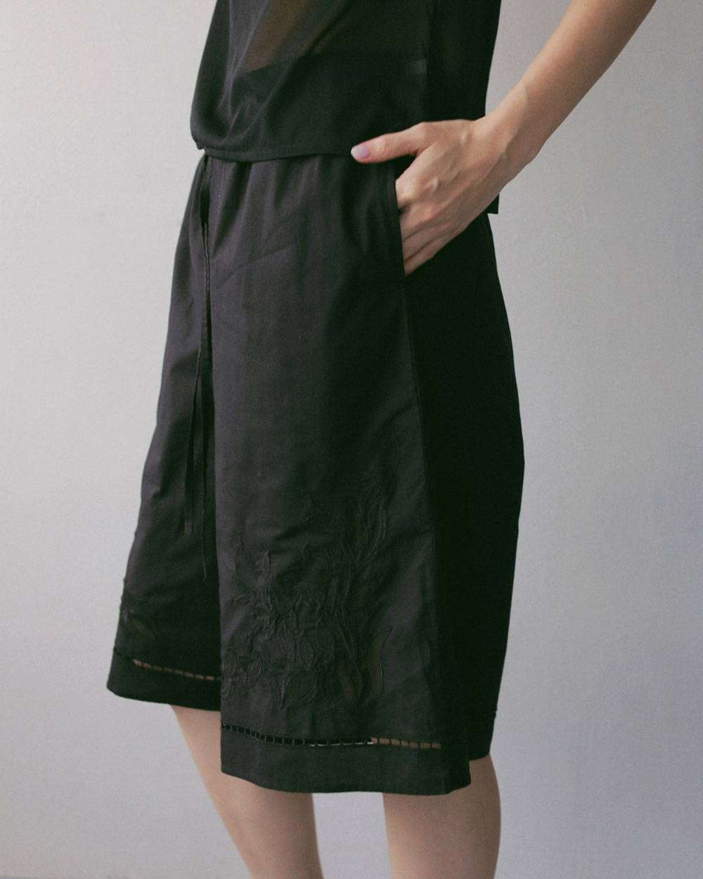 Embroidery Half Pants Embroidery Half Pants,エンブロイダリー ハーフ パンツ,62710715,ボトム,パンツ,ハーフパンツ,半パン,短パン,ショートパンツ,インド製,刺繍,ànuke,アンヌーク,lifes,ライフズ,27ss