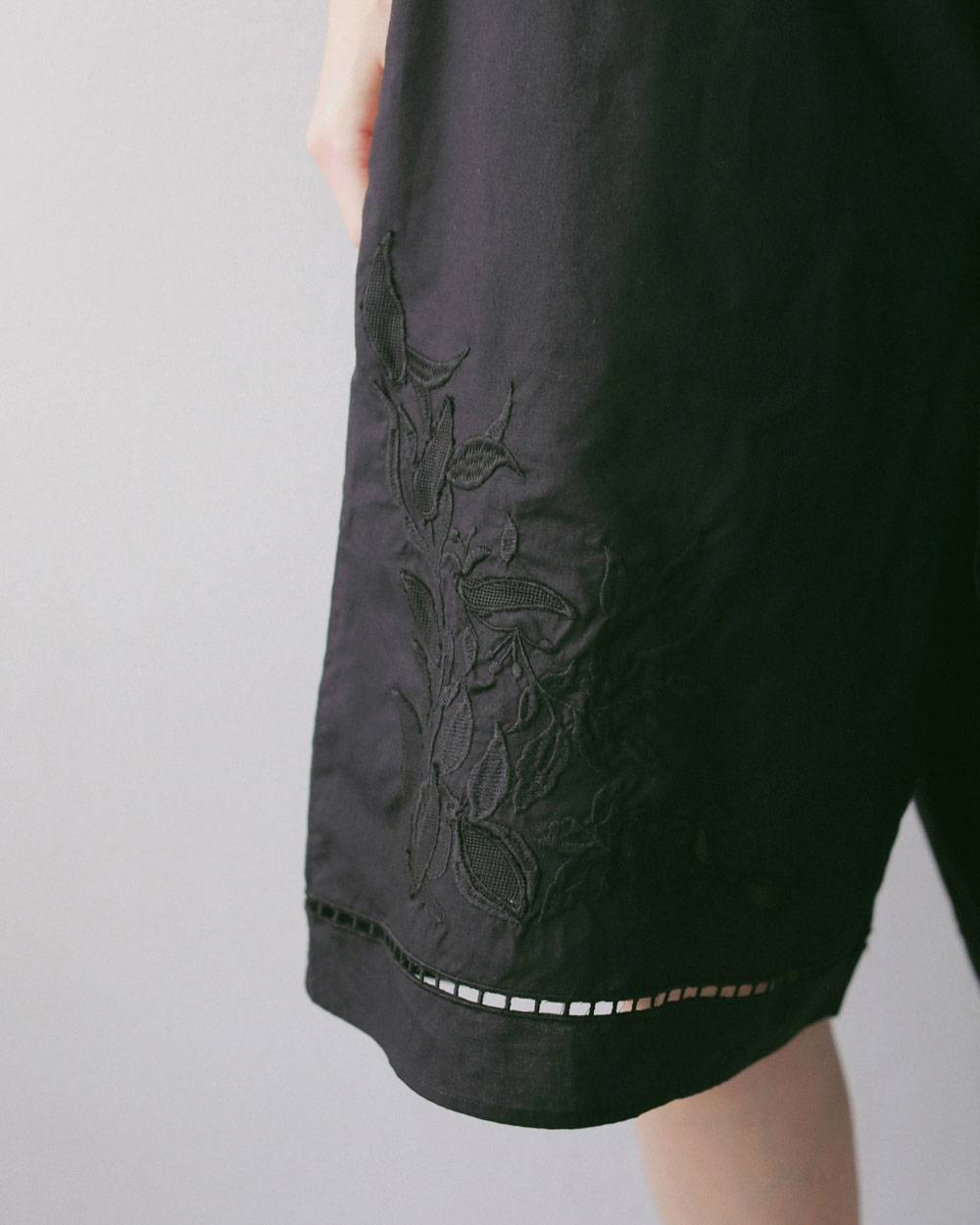 Embroidery Half Pants Embroidery Half Pants,エンブロイダリー ハーフ パンツ,62710715,ボトム,パンツ,ハーフパンツ,半パン,短パン,ショートパンツ,インド製,刺繍,ànuke,アンヌーク,lifes,ライフズ,27ss