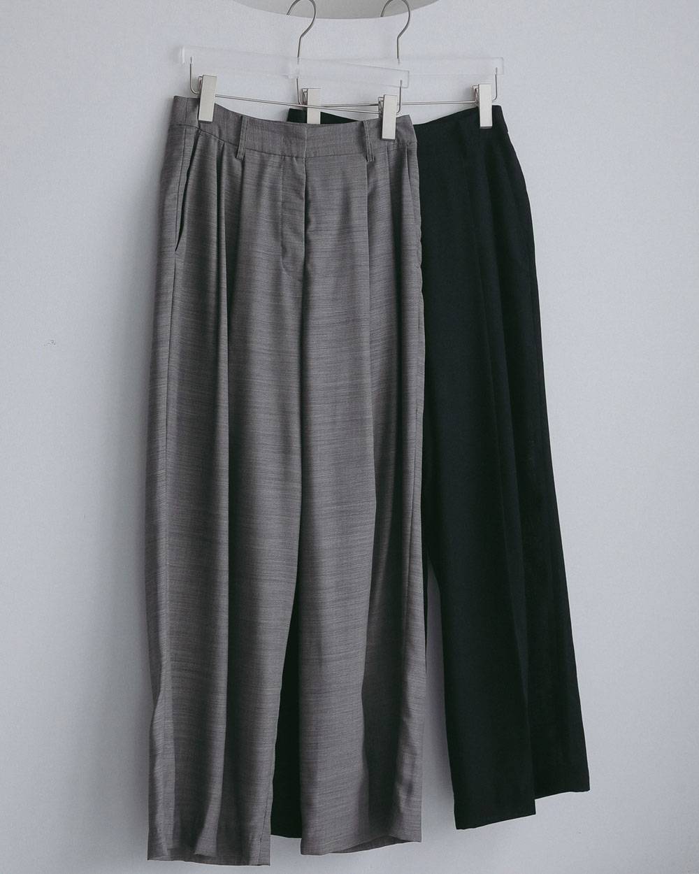 Woolchambray Tuck Pants Woolchambray Tuck Pants,ウールシャンブレー タック パンツ,62710717,ボトム,パンツ,ワイドパンツ,ウール,ànuke,アンヌーク,lifes,ライフズ,27ss