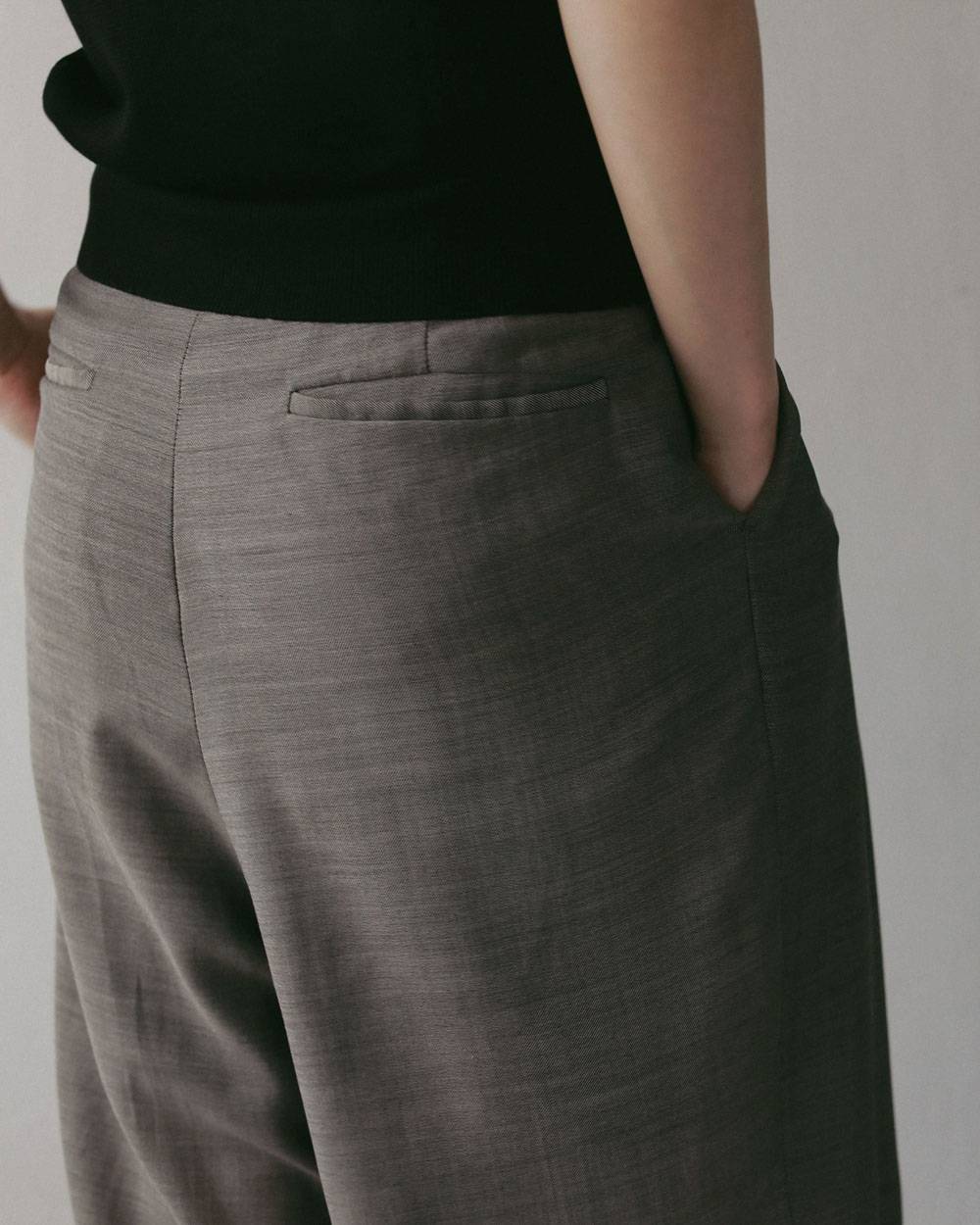 Woolchambray Tuck Pants Woolchambray Tuck Pants,ウールシャンブレー タック パンツ,62710717,ボトム,パンツ,ワイドパンツ,ウール,ànuke,アンヌーク,lifes,ライフズ,27ss