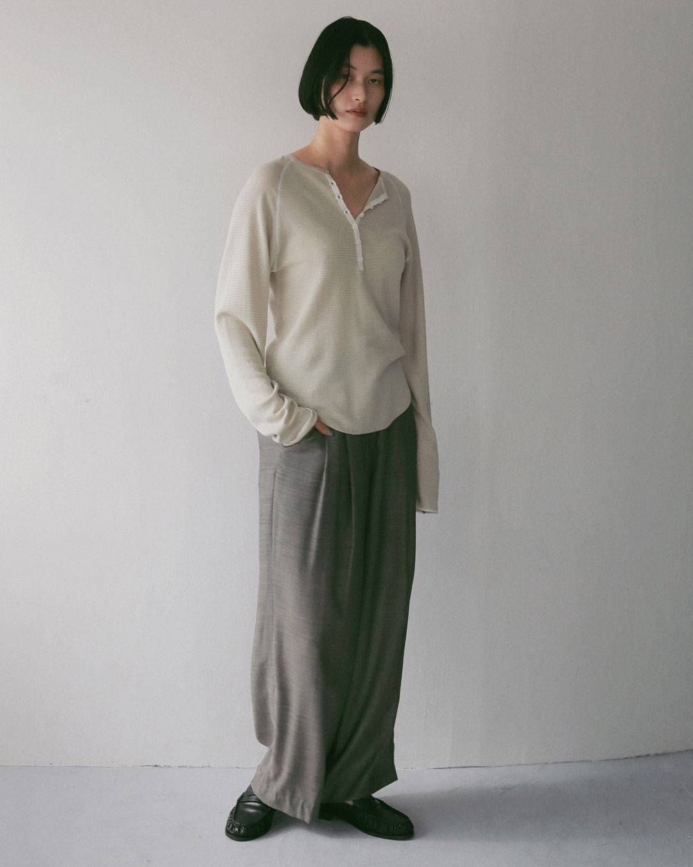 Woolchambray Tuck Pants Woolchambray Tuck Pants,ウールシャンブレー タック パンツ,62710717,ボトム,パンツ,ワイドパンツ,ウール,ànuke,アンヌーク,lifes,ライフズ,27ss