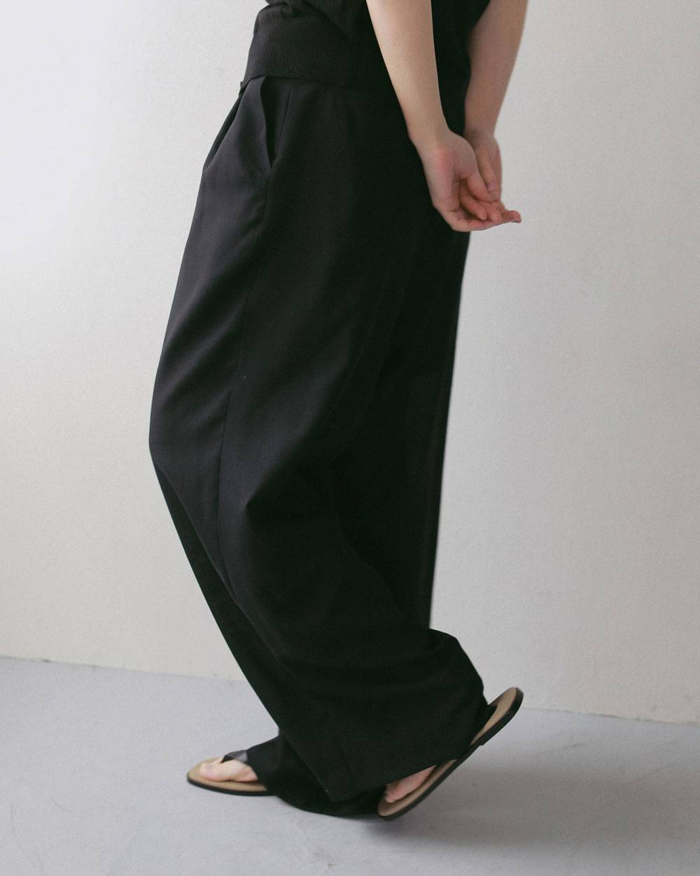 Woolchambray Tuck Pants Woolchambray Tuck Pants,ウールシャンブレー タック パンツ,62710717,ボトム,パンツ,ワイドパンツ,ウール,ànuke,アンヌーク,lifes,ライフズ,27ss