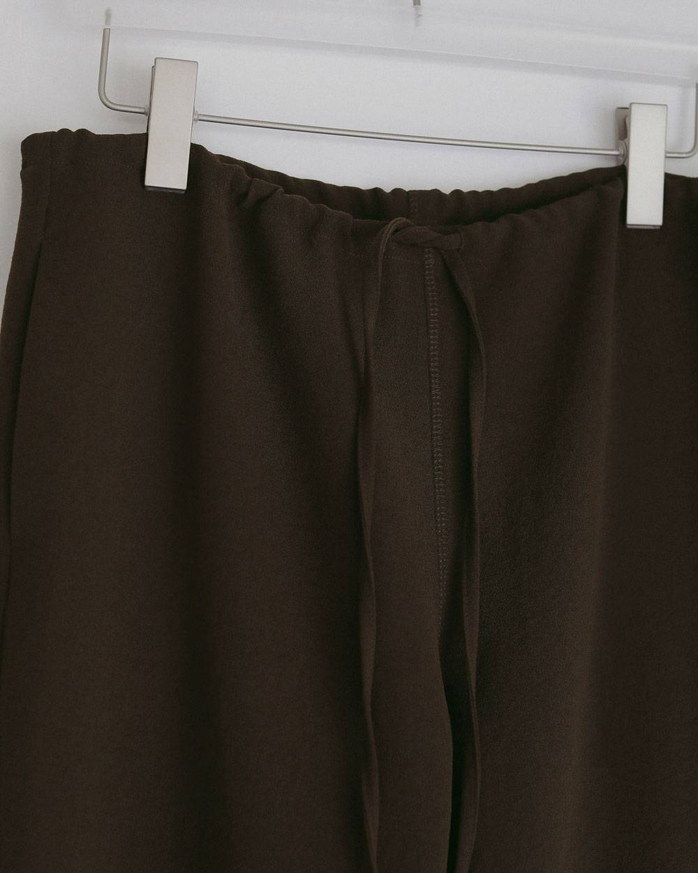 Back Satin Capripants Back Satin Capripants(バック サテン カプリパンツ)です。62710718,ボトム,パンツ,ànuke,アンヌーク,lifes,ライフズ,27ss