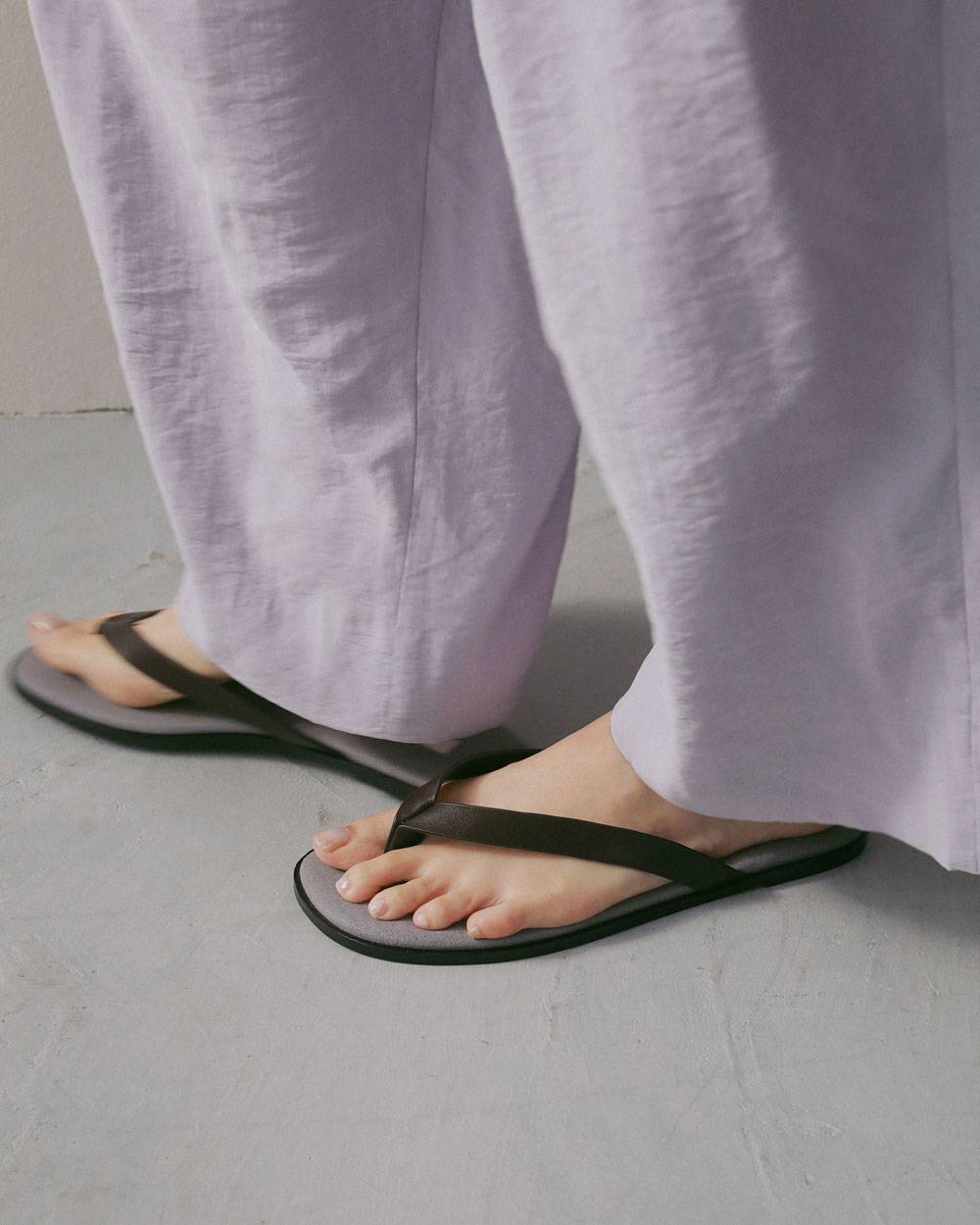 Bicolor Tongs Sandals Bicolor Tongs Sandals,バイカラー トング サンダル,62711005,サンダル,靴,トングサンダル,ànuke,アンヌーク,lifes,ライフズ,27ss